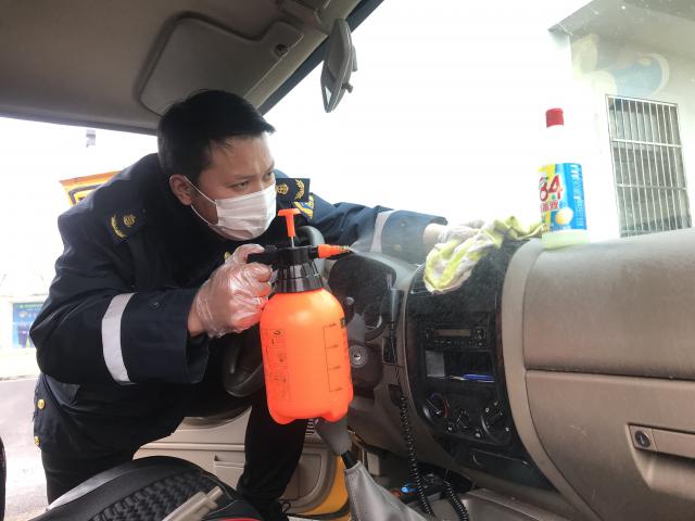 1581493663613848.jpg 我身邊的共產(chǎn)黨員 徐明公司張登云.jpg